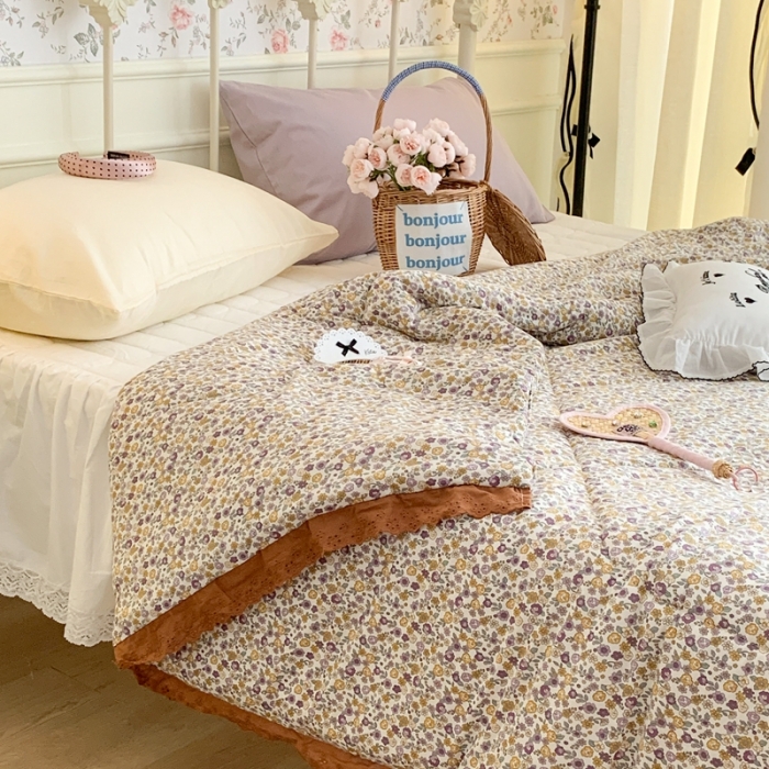 91家纺网 家纺一手货源 找家纺 昔可 复古蕾丝花边针织夏被 悸动紫花