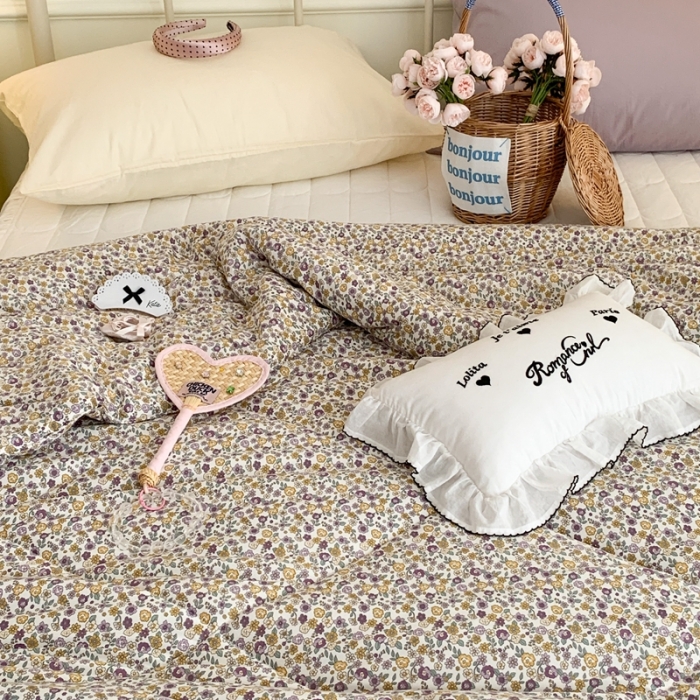 91家纺网 家纺一手货源 找家纺 昔可 复古蕾丝花边针织夏被 悸动紫花