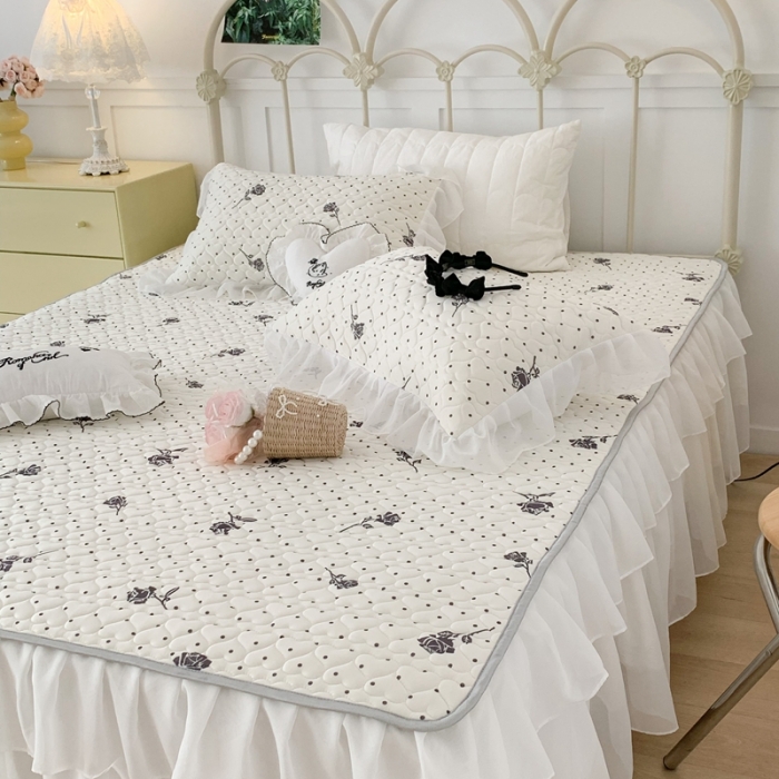 91家纺网 家纺一手货源 找家纺 昔可 2023新款第二批双层床裙乳胶三件套 少女碎花风系列 黑点小玫瑰