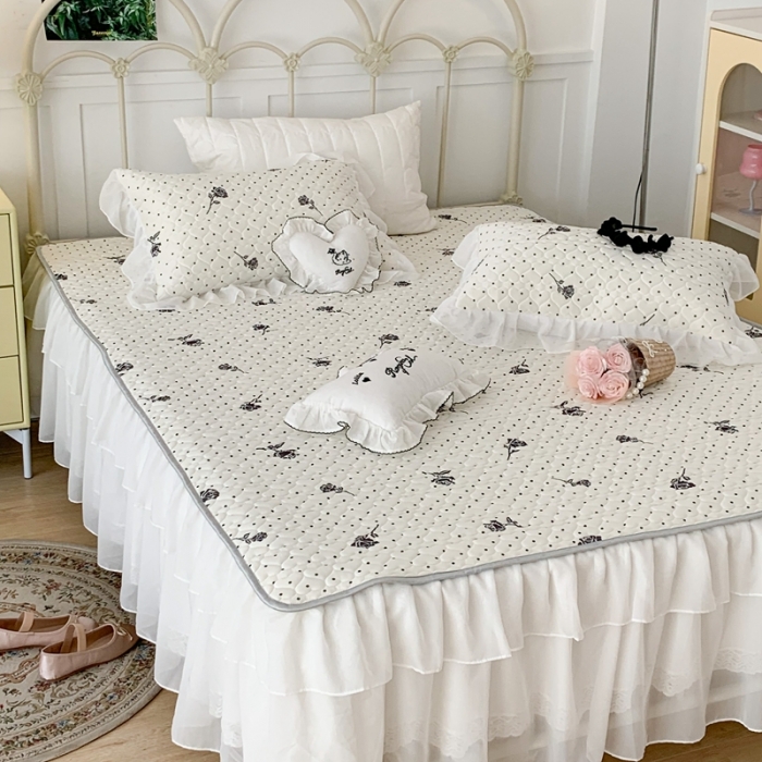 91家纺网 家纺一手货源 找家纺 昔可 2023新款第二批双层床裙乳胶三件套 少女碎花风系列 黑点小玫瑰