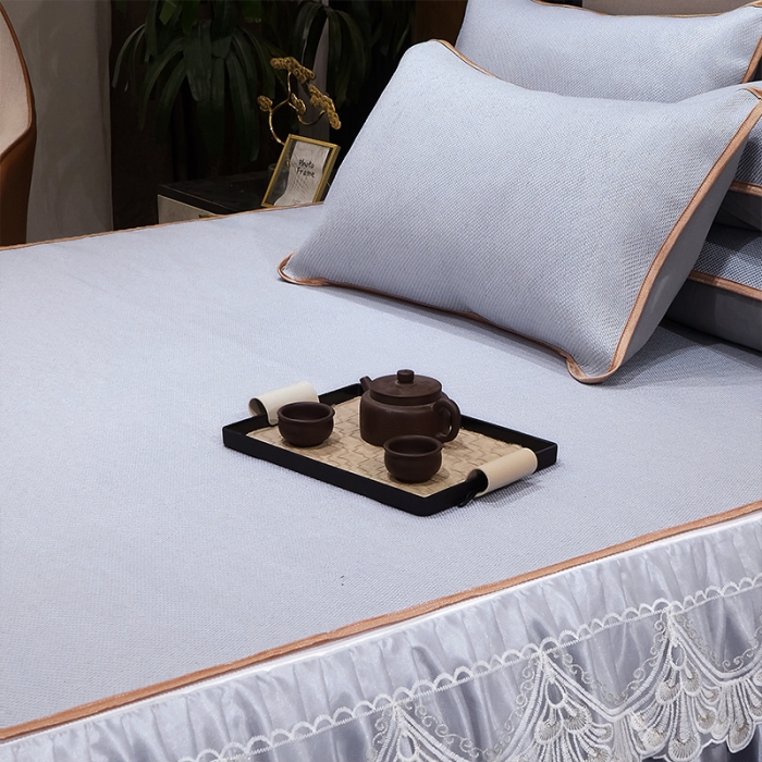 91家纺网 家纺一手货源 找家纺 罗艺轩 2024新款可拆卸床裙款冰藤席 富贵旺族-蓝