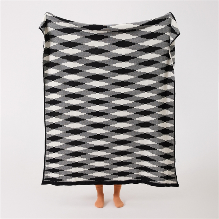 91家纺网 家纺一手货源 找家纺 暖绵绵 2025新款奇思妙想盖毯 黑色