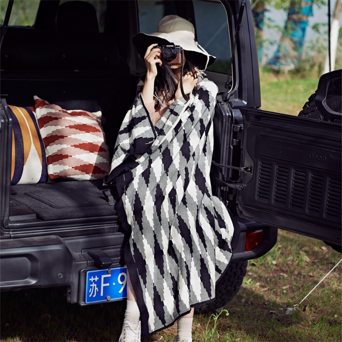 91家纺网 家纺一手货源 找家纺 暖绵绵 2025新款奇思妙想盖毯 黑色