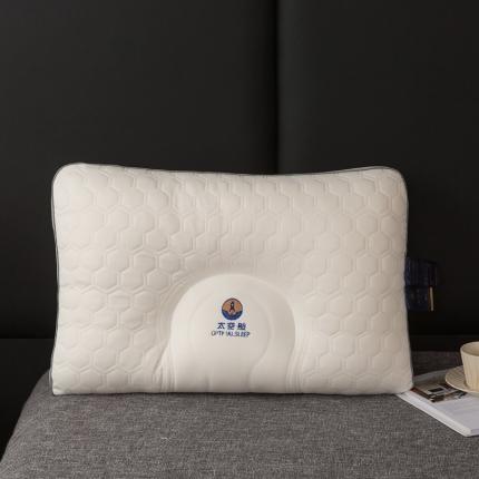 91家纺网 家纺一手货源 找家纺 拾光枕芯 2023新款太空舱护颈乳胶枕 灰色