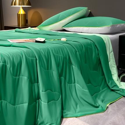 91家纺网 家纺一手货源 找家纺 总乐视家纺 （170g锦纶+氨纶）奶茶冻冻蓝冰双面冷感夏被高定款礼盒装