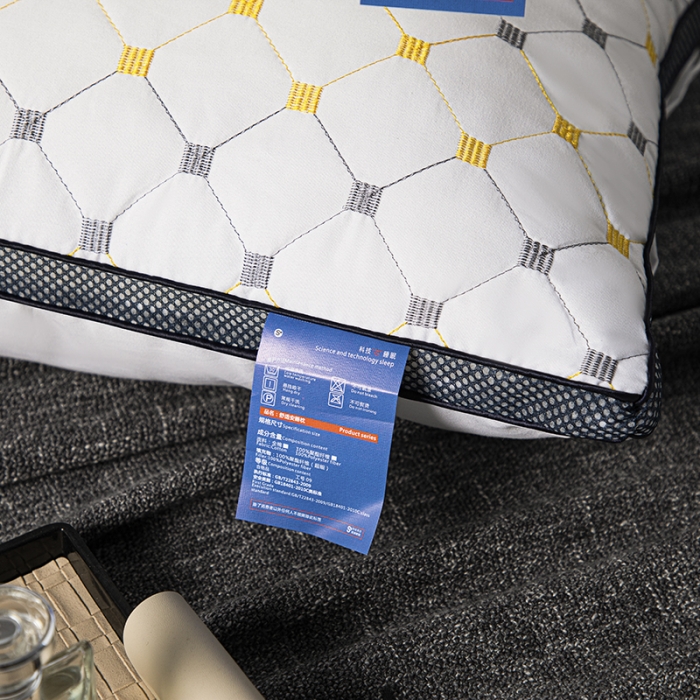 91家纺网 家纺一手货源 找家纺 拾光 2023新款 亲肤磨毛宽边绗绣枕芯满天星立体-中枕700克