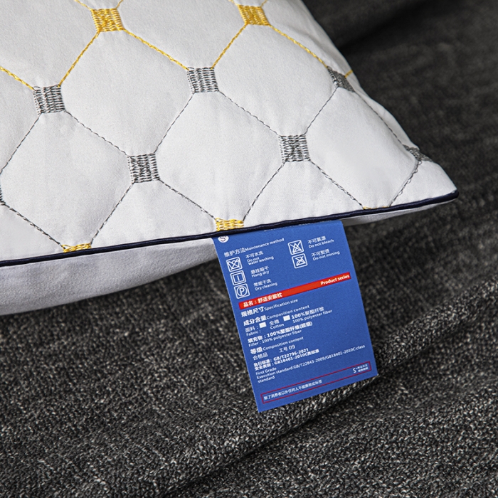 91家纺网 家纺一手货源 找家纺 拾光 2023新款 亲肤磨毛宽边绗绣枕芯满天星单边-低枕500克