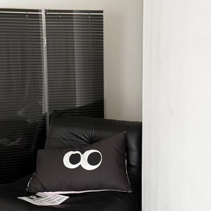 91家纺网 家纺一手货源 找家纺 桃喜2024新款甜辣潮酷数码印花大版全棉枕套 大版-黑眼豆豆粉