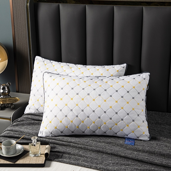 91家纺网 家纺一手货源 找家纺 拾光 2023新款 亲肤磨毛宽边绗绣枕芯满天星立体-低枕600克