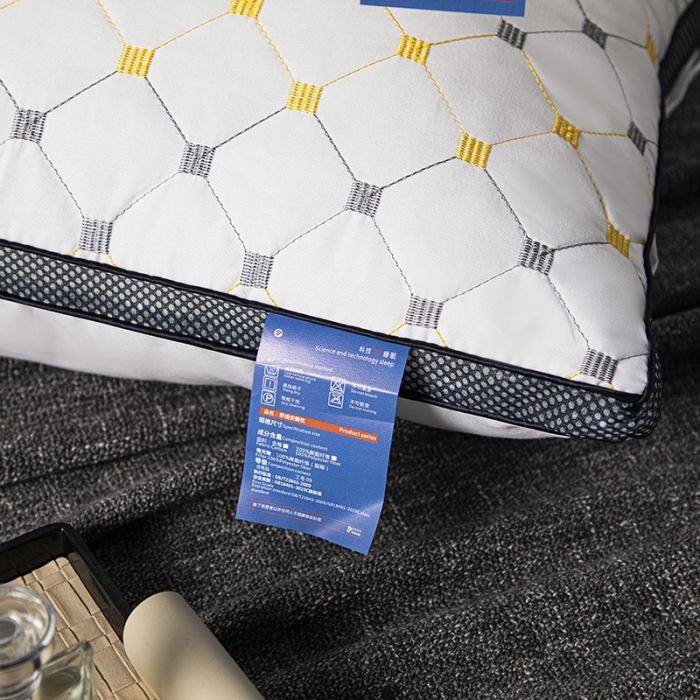 91家纺网 家纺一手货源 找家纺 拾光 2023新款 亲肤磨毛宽边绗绣枕芯满天星立体-低枕600克