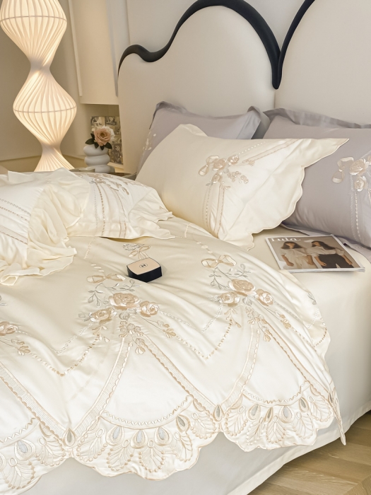 91家纺网 家纺一手货源 找家纺 品家居 2025新款长绒棉四件套-晨曦花语 晨曦花语-米白