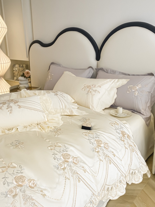 91家纺网 家纺一手货源 找家纺 品家居 2025新款长绒棉四件套-晨曦花语 晨曦花语-米白