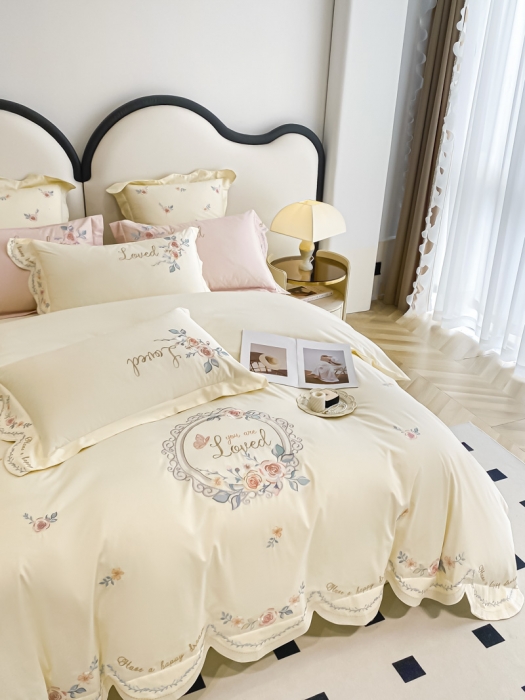 91家纺网 家纺一手货源 找家纺 品家居 2025新款长绒棉四件套-遇见你 遇见你-米白