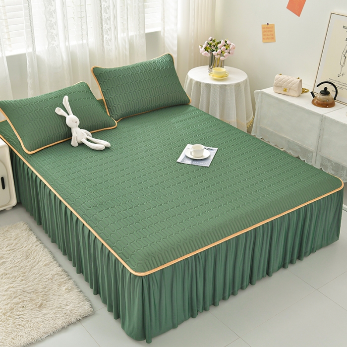 91家纺网 家纺一手货源 找家纺 诺梵家纺 2023新款0.5凉感丝乳胶凉席床裙款三件套 军绿色