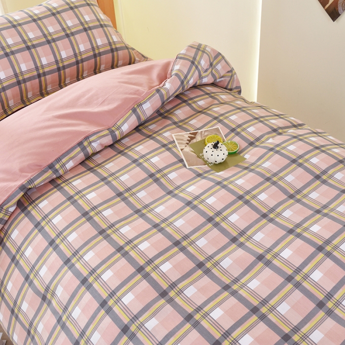 91家纺网 家纺一手货源 找家纺 棉造 2023新款13372纯棉学生宿舍上下床套件全棉三件套六件套 简格~粉-MZ