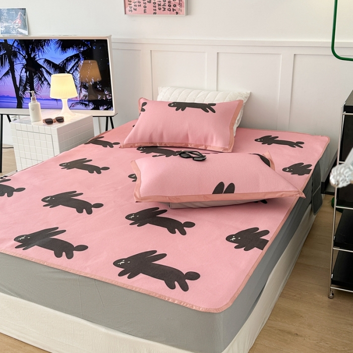 91家纺网 家纺一手货源 找家纺 昔可 2023新款高端数码冰藤席床笠款凉席 blackpink 兔