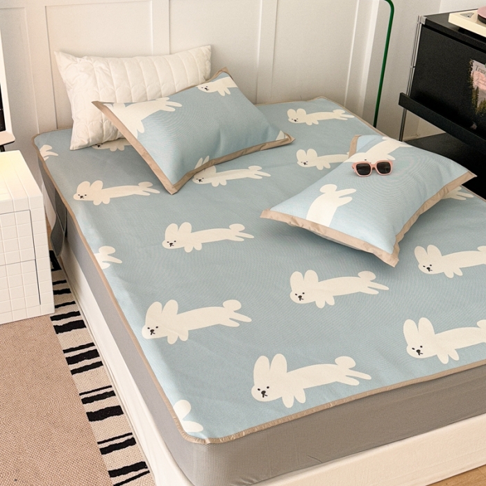 91家纺网 家纺一手货源 找家纺 昔可 2023新款高端数码冰藤席床笠款凉席 蓝底兔