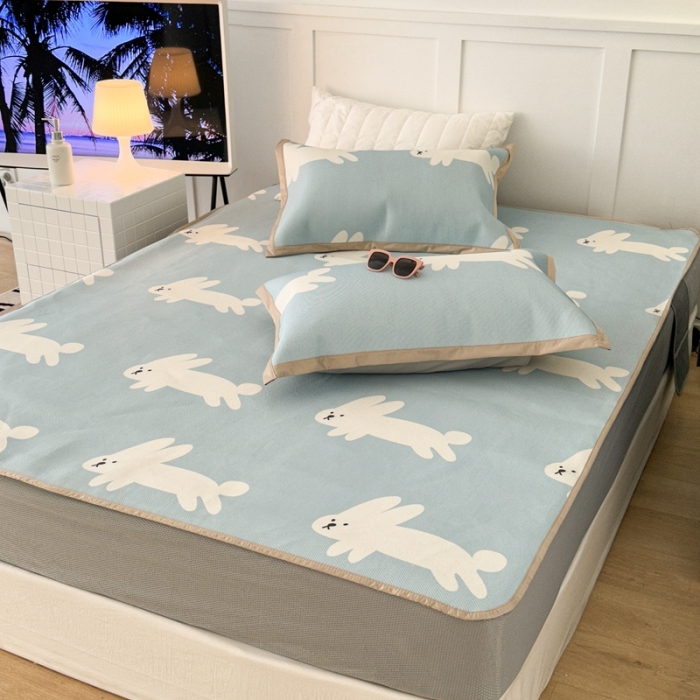 91家纺网 家纺一手货源 找家纺 昔可 2023新款高端数码冰藤席床笠款凉席 蓝底兔