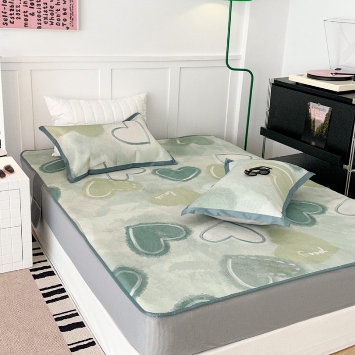 91家纺网 家纺一手货源 找家纺 昔可 2023新款高端数码冰藤席床笠款凉席 绿色水彩爱心