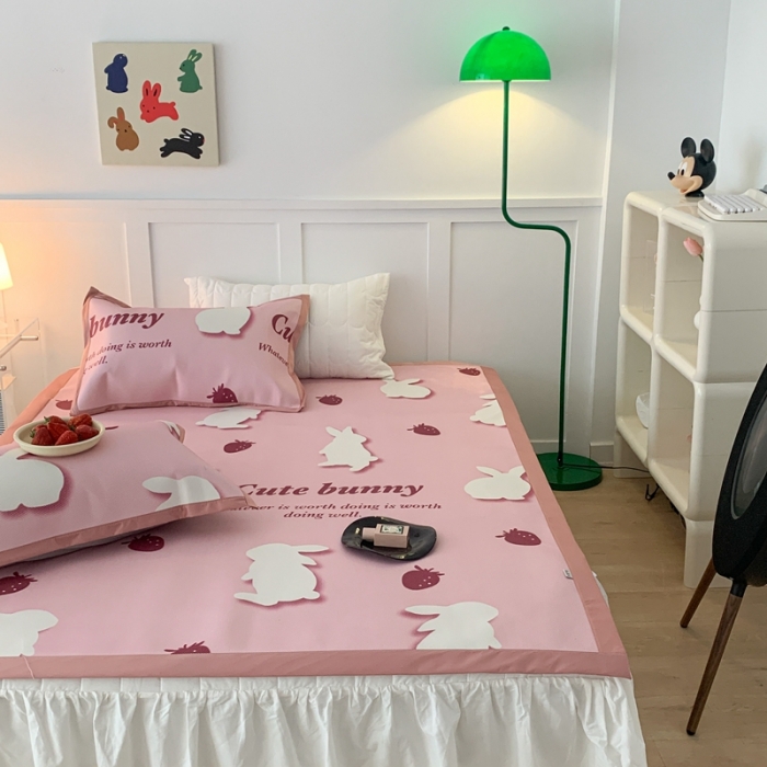 91家纺网 家纺一手货源 找家纺 昔可 2023新款高端数码冰藤席床席款凉席 草莓小兔