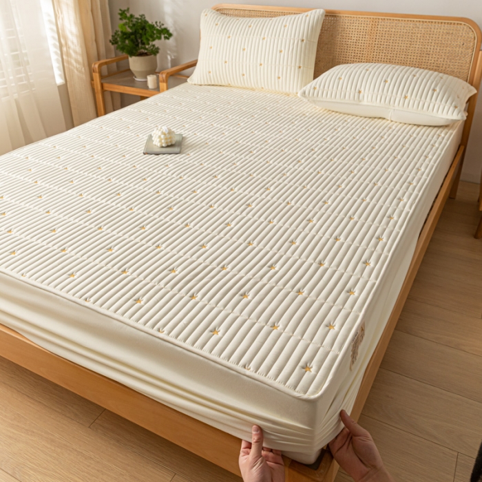 91家纺网 家纺一手货源 找家纺 芬晴 2023新款A类抗菌大豆夹棉床笠 星河-米白