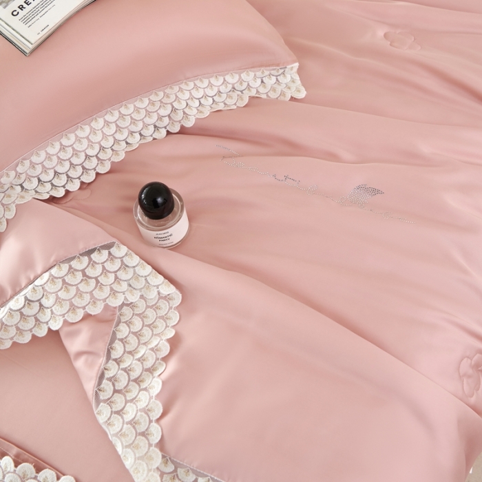 91家纺网 家纺一手货源 找家纺 榻尚家居 2023新款60支法式蕾丝天丝夏被四件套 法式 粉