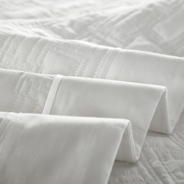 91家纺网 家纺一手货源 找家纺 优乐2023新款唐顿夹棉枕头套 唐顿-情迷白