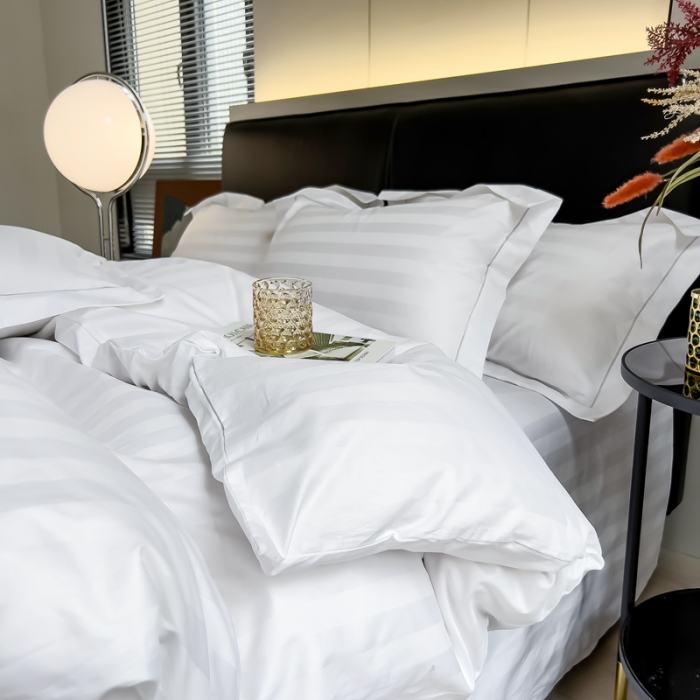 91家纺网 家纺一手货源 找家纺 慕尚 2025新款60支长绒棉提花条纹系列四件套 条纹白色