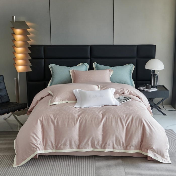 91家纺网 家纺一手货源 找家纺 榻尚家居 2023新款纯棉贡缎提花四件套（会员-10） 烟粉