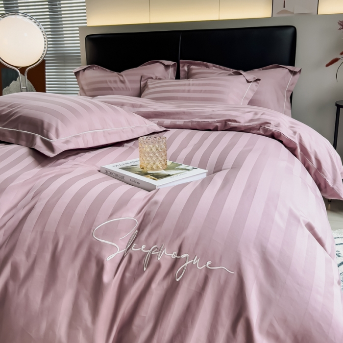 91家纺网 家纺一手货源 找家纺 慕尚 2025新款60支长绒棉提花条纹系列单品被套 条纹豆沙