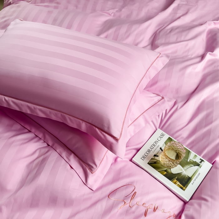 91家纺网 家纺一手货源 找家纺 慕尚 2025新款60支长绒棉提花条纹系列单品被套 条纹粉色