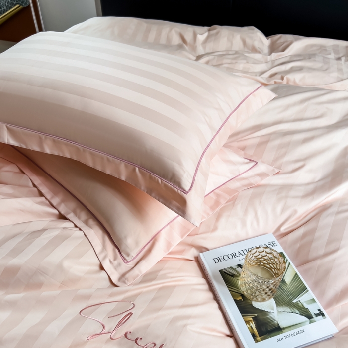 91家纺网 家纺一手货源 找家纺 慕尚 2025新款60支长绒棉提花条纹系列单品被套 条纹浅玉