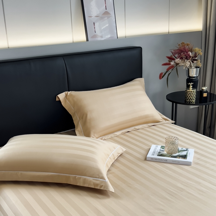 91家纺网 家纺一手货源 找家纺 慕尚 2025新款60支长绒棉提花条纹系列单品枕套 条纹卡其