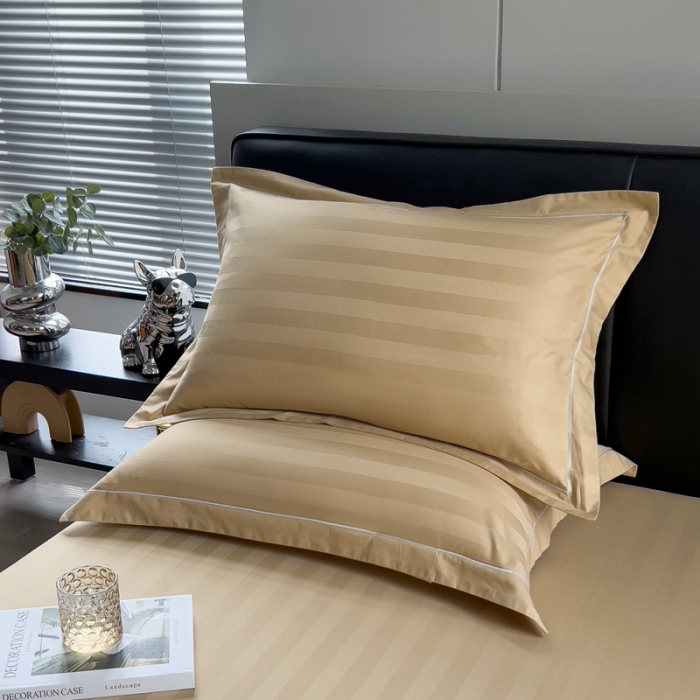 91家纺网 家纺一手货源 找家纺 慕尚 2025新款60支长绒棉提花条纹系列单品枕套 条纹卡其