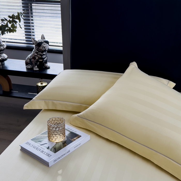 91家纺网 家纺一手货源 找家纺 慕尚 2025新款60支长绒棉提花条纹系列单品枕套 条纹米黄