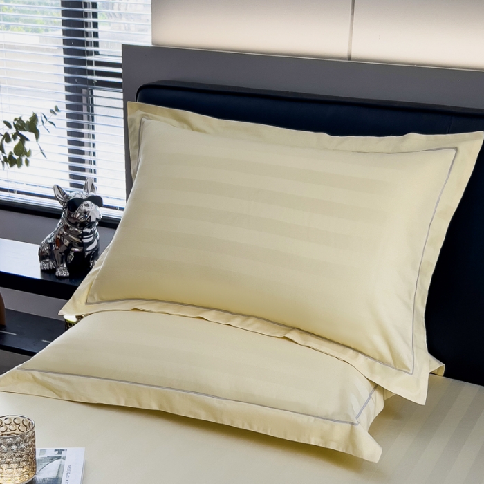 91家纺网 家纺一手货源 找家纺 慕尚 2025新款60支长绒棉提花条纹系列单品枕套 条纹米黄