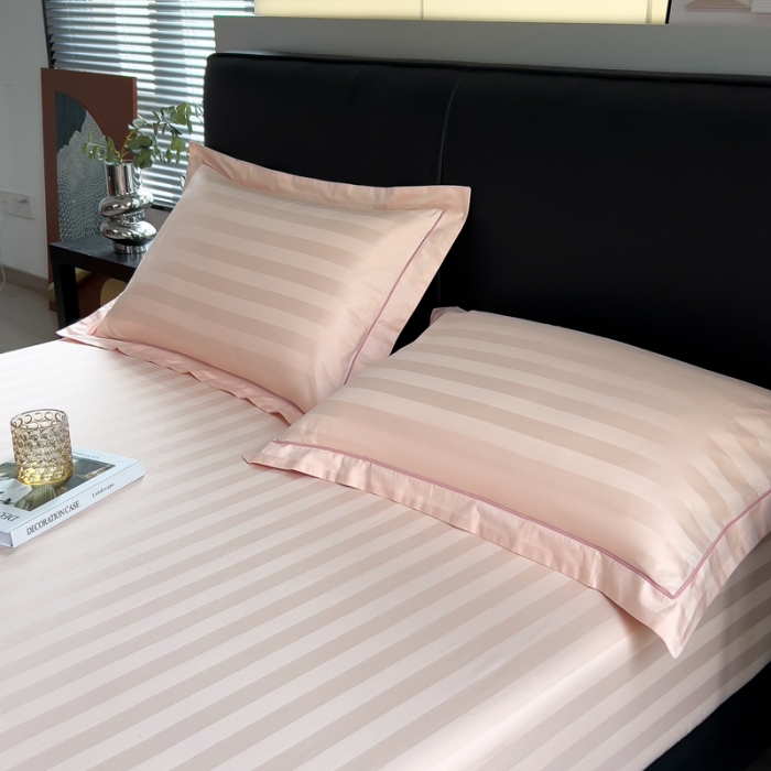 91家纺网 家纺一手货源 找家纺 慕尚 2025新款60支长绒棉提花条纹系列单品枕套 条纹浅玉