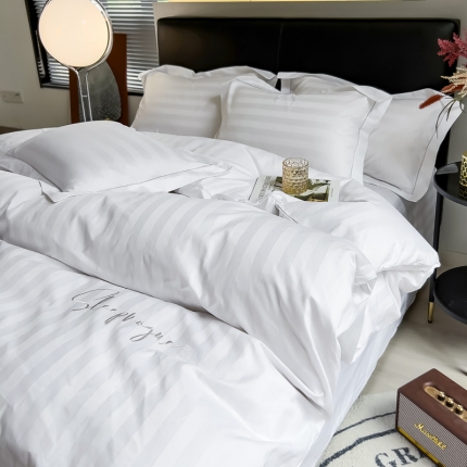 91家纺网 家纺一手货源 找家纺 （总）品乐2025新款60支长绒棉提花条纹无印风全棉四件套