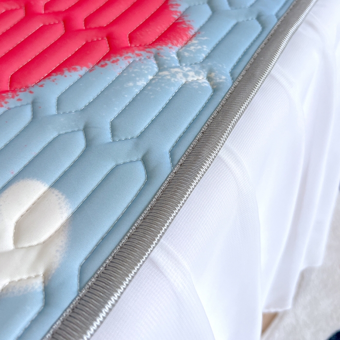 91家纺网 家纺一手货源 找家纺 (总) 慕尚 2025新款花边凉感丝乳胶凉席床席床裙款