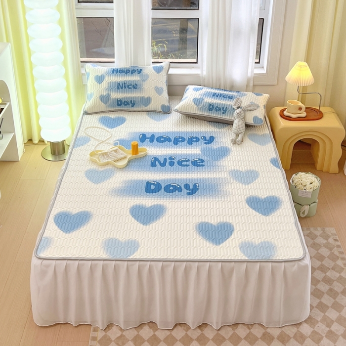 91家纺网 家纺一手货源 找家纺 慕尚 2025新款花边凉感丝乳胶凉席床席床裙款 ins爱心