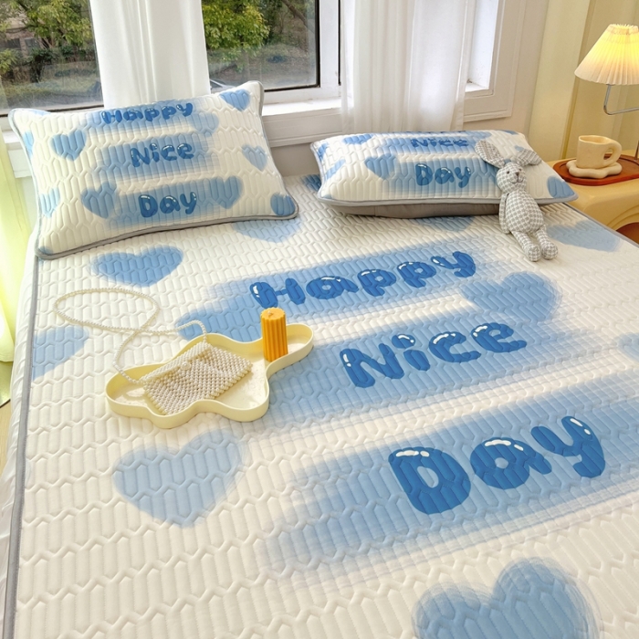 91家纺网 家纺一手货源 找家纺 慕尚 2025新款花边凉感丝乳胶凉席床席床裙款 ins爱心