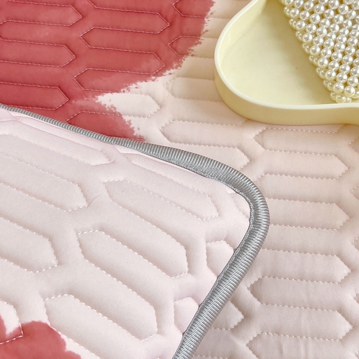 91家纺网 家纺一手货源 找家纺 慕尚 2025新款花边凉感丝乳胶凉席床席床裙款 花漾绽放