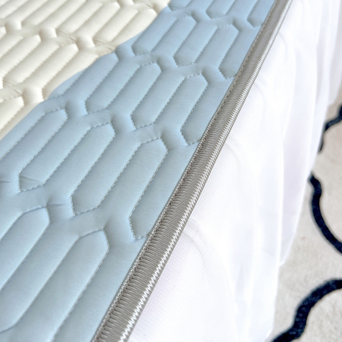 91家纺网 家纺一手货源 找家纺 慕尚 2025新款花边凉感丝乳胶凉席床席床裙款 蓝斯兔