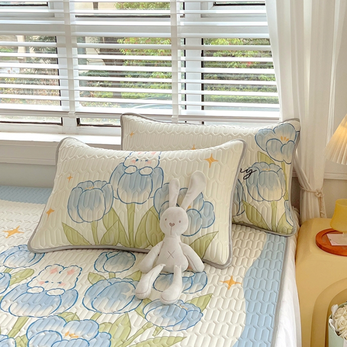 91家纺网 家纺一手货源 找家纺 慕尚 2025新款花边凉感丝乳胶凉席床席床裙款 蓝斯兔