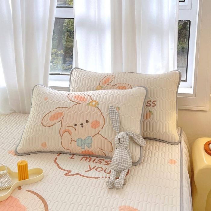 91家纺网 家纺一手货源 找家纺 慕尚 2025新款花边凉感丝乳胶凉席床席床裙款 萌兔