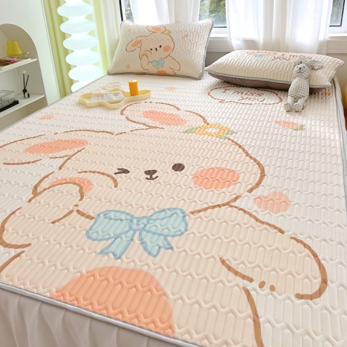 91家纺网 家纺一手货源 找家纺 慕尚 2025新款花边凉感丝乳胶凉席床席床裙款 萌兔