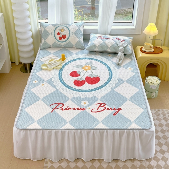 91家纺网 家纺一手货源 找家纺 慕尚 2025新款花边凉感丝乳胶凉席床席床裙款 轻奢草莓