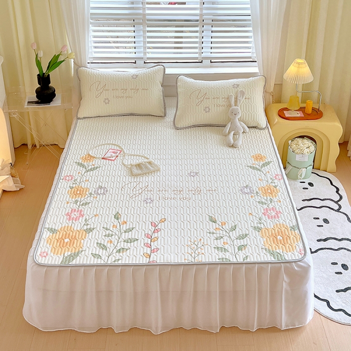 91家纺网 家纺一手货源 找家纺 慕尚 2025新款花边凉感丝乳胶凉席床席床裙款 清新花束