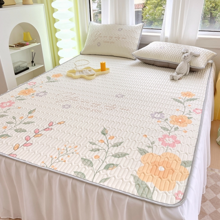 91家纺网 家纺一手货源 找家纺 慕尚 2025新款花边凉感丝乳胶凉席床席床裙款 清新花束