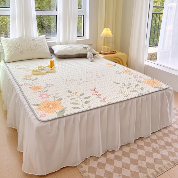 91家纺网 家纺一手货源 找家纺 慕尚 2025新款花边凉感丝乳胶凉席床席床裙款 清新花束